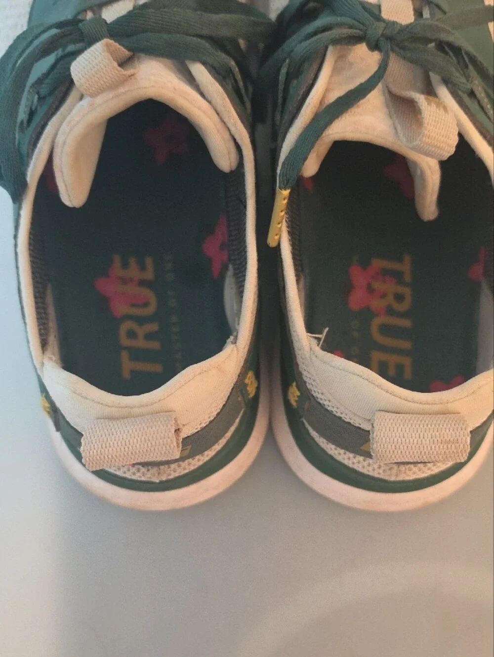Men's Cream Mesh Sneakers with Green Overlays